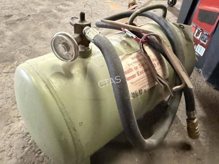 #31-•-sears-3.5-gal-portable-air-tank-image-2