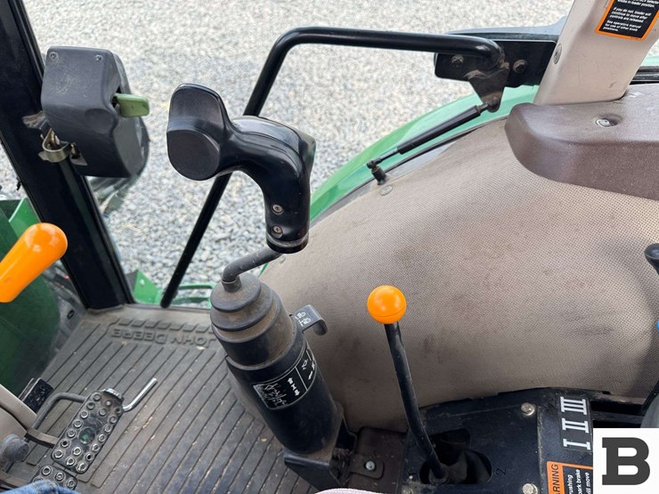 2011-john-deere-6115d-image-90