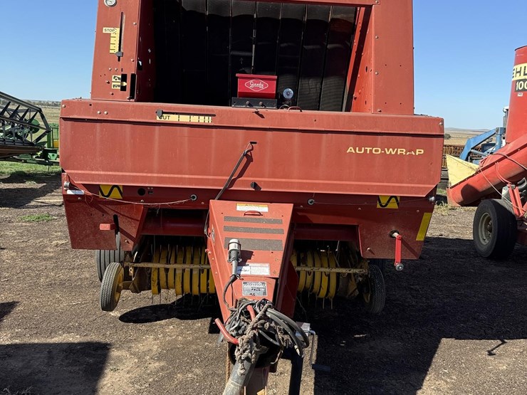 new-holland-688-image-2