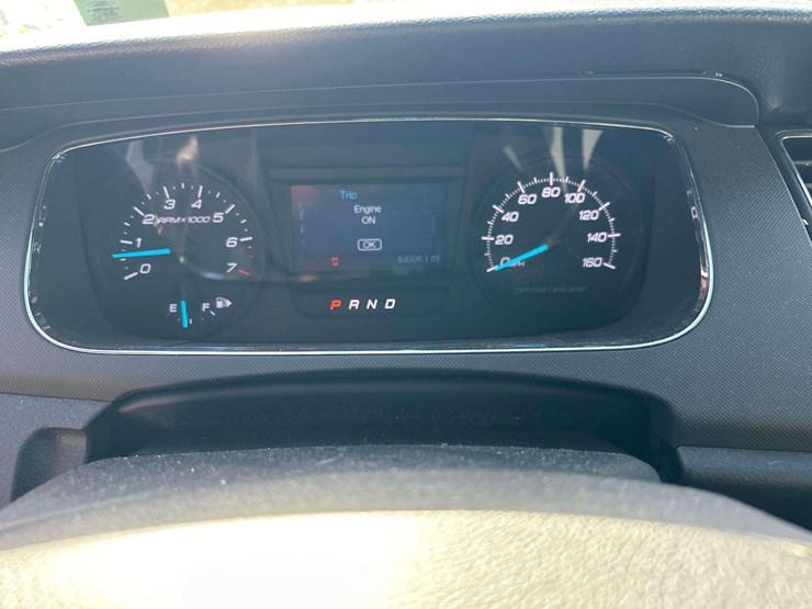 2015-ford-taurus-awd-sedan-image-12