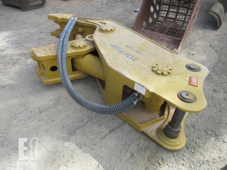 caterpillar-320-image-1
