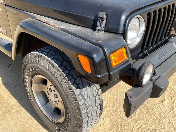 2000-jeep-wrangler-sport-image-13