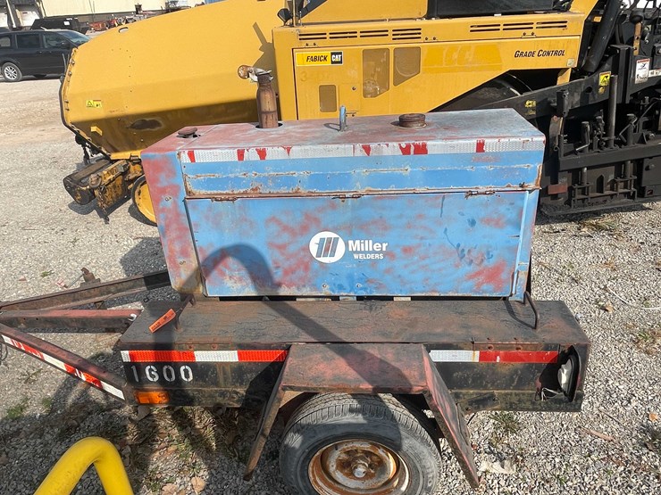 #8619-•-miller-big-40-welder-(aps)-image-10