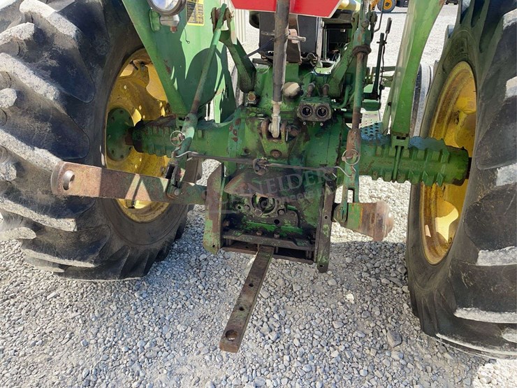 john-deere-2240-image-17