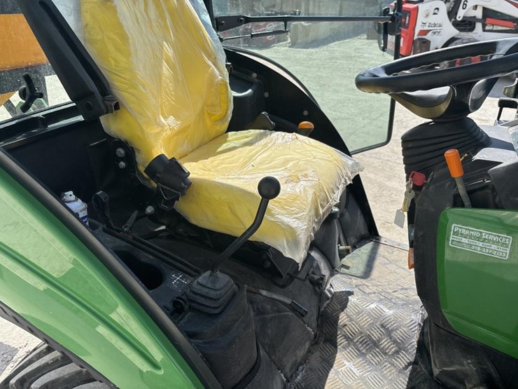 john-deere-1025-image-45