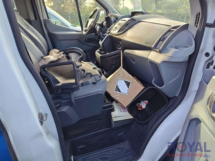 2017-ford-transit-image-27