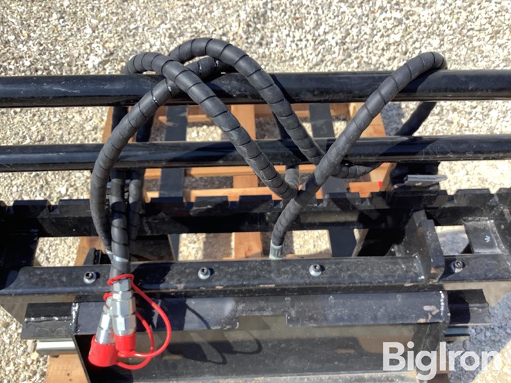 2025-giyi-cyhc-mini-skid-steer-hyd-side-shift-fork-image-11