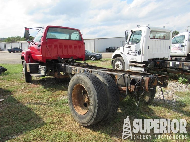 (x)-(14-16)-2002-gmc-c6500-s/a-cab-&-chassis,-vin--image-2