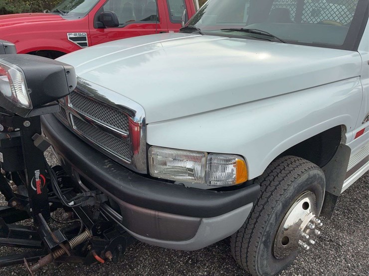 1997-dodge-ram-chassis-cab-flatbed-image-4