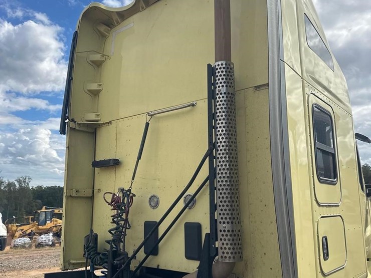 2019-kenworth-t680-image-16