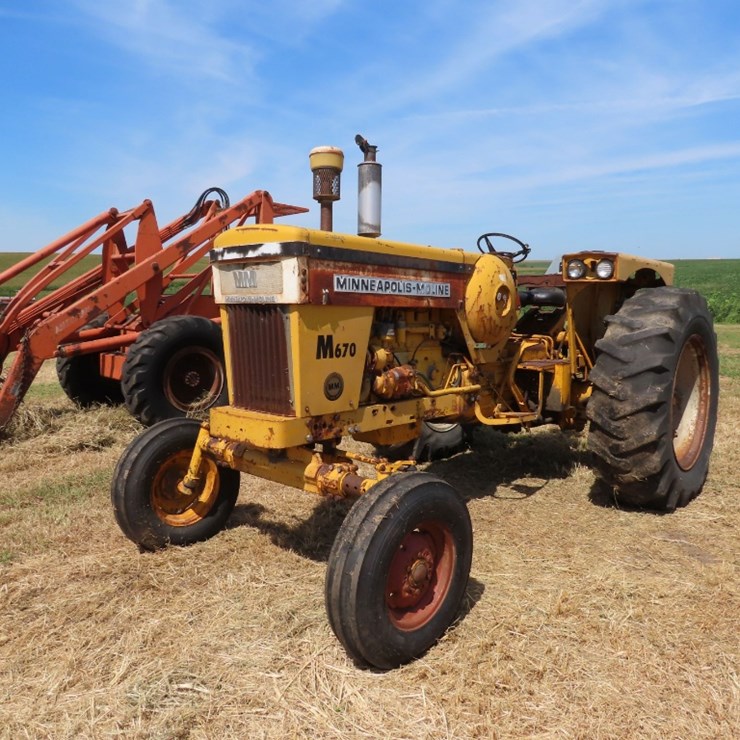 1970 MINNEAPOLIS MOLINE M670 SUPER