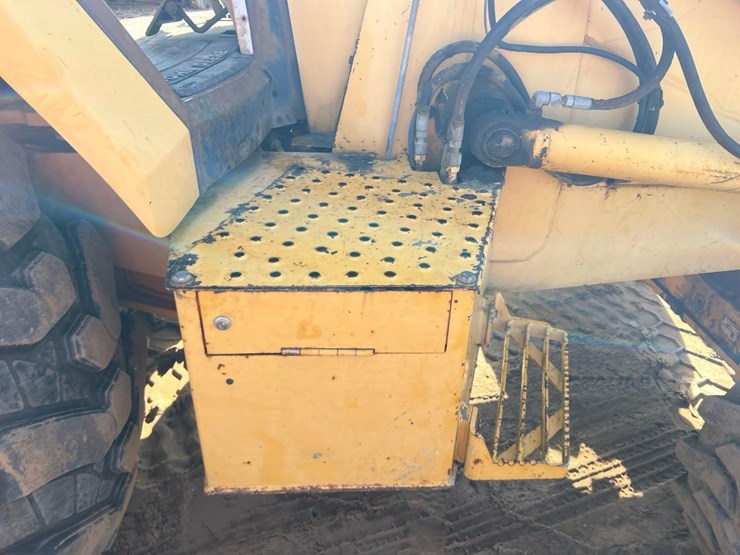 john-deere-310d-image-15