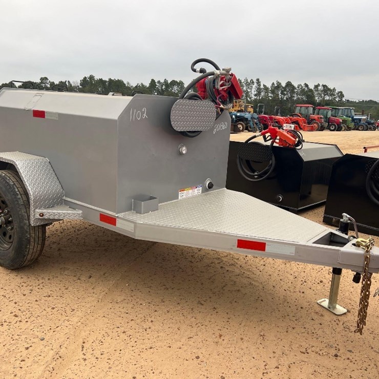 UNUSED XSTAR 300 GALLON PORTABLE FUEL TANK