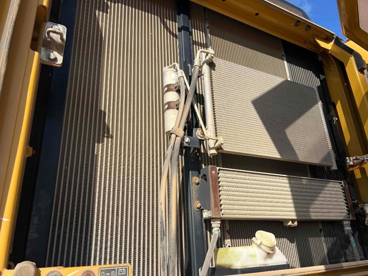 2016-caterpillar-336fl-image-4