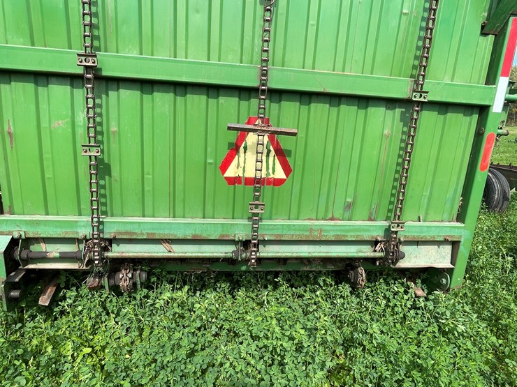 john-deere-200-image-23
