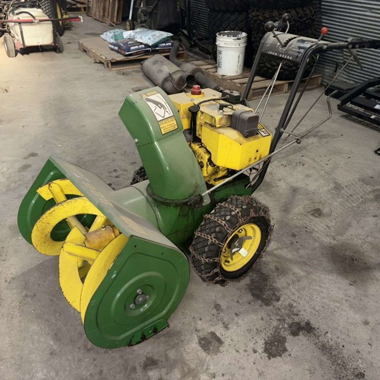 John Deere 826 Walk Behind Snow Blower, 26”, 8 HP, 5 Speed, with Tire Chains, Electric Start
