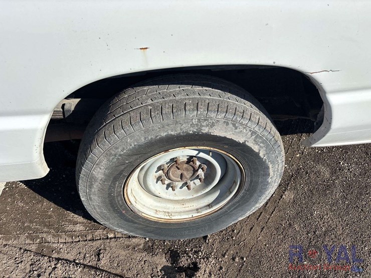 2008-ford-e350-image-27