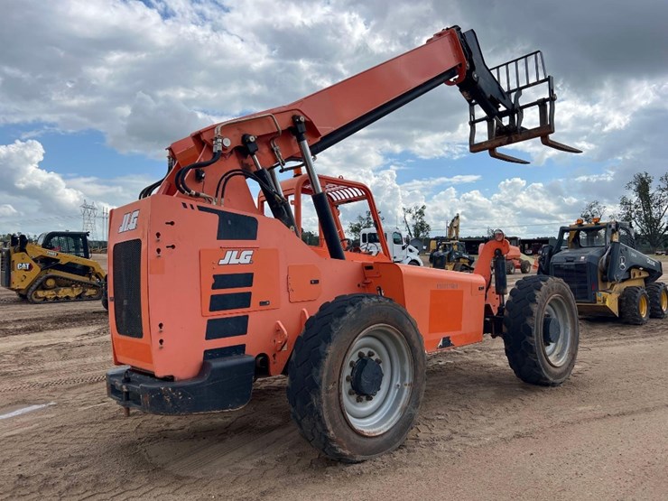 2016-jlg-6036-telescopic-forklift-image-4