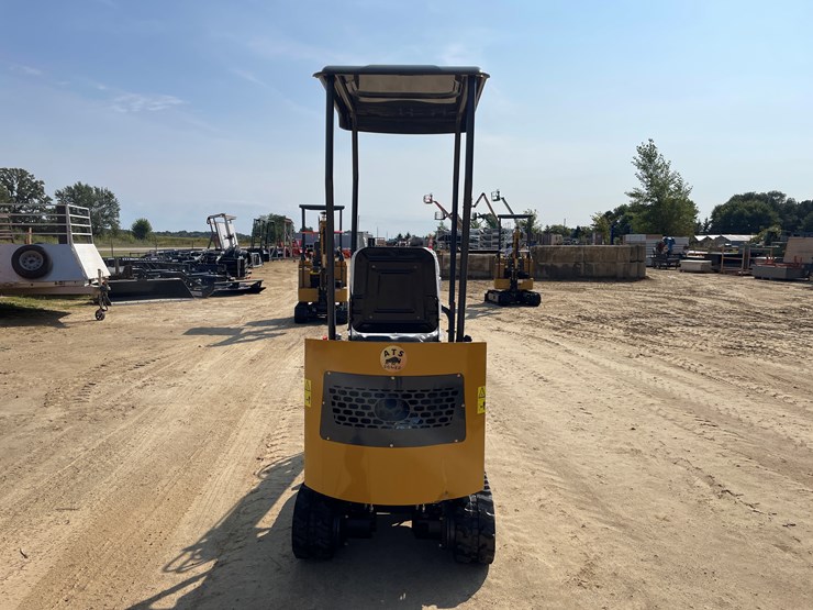 #208-•-new-rt12r-mini-excavator-image-4