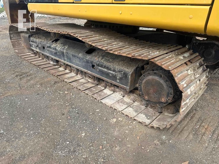 2019-caterpillar-320-image-51