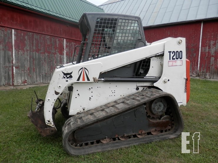 2002-bobcat-t200-image-2