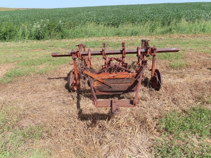 allis-chalmers-cultivator-image-1