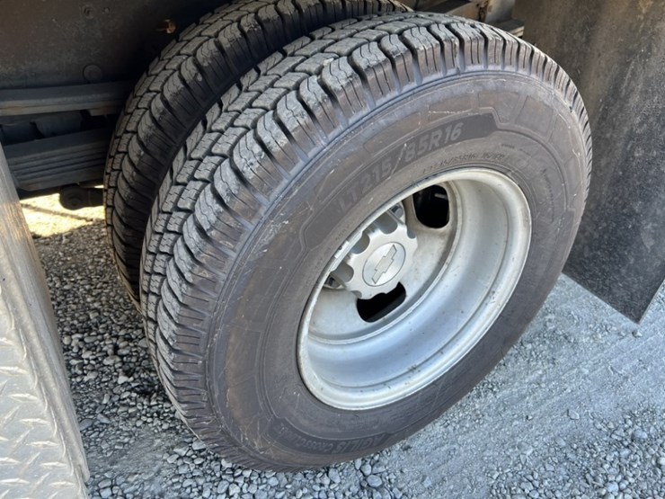2006-chevrolet-silverado-3500-image-17