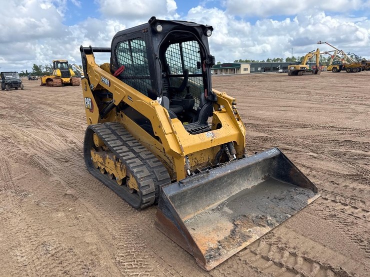 2020-caterpillar-259d3-image-4