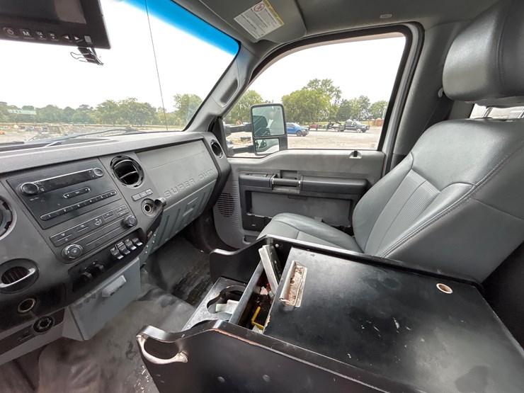 2013-ford-f550-image-12