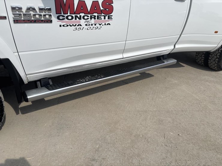2017-dodge-ram-3500-image-14