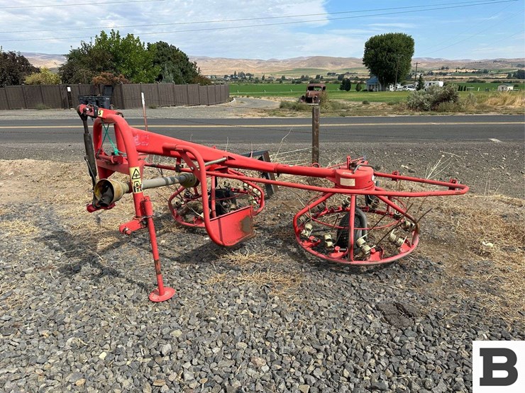 be-tr300-hay-tedder-image-4