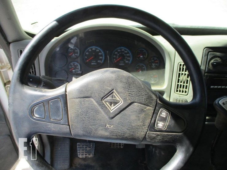 2013-international-durastar-4300-image-12