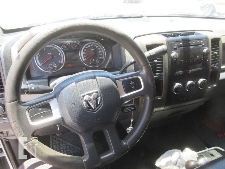 2011-dodge-3500hd-image-12