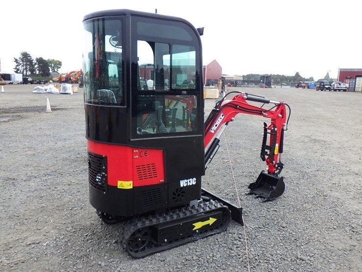 2025-vicsec-13c-hydraulic-excavator-image-3