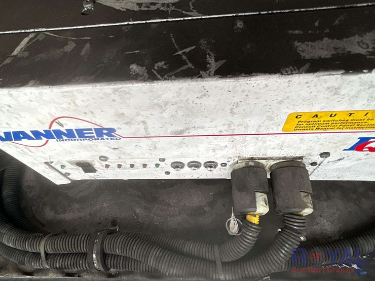 2003-freightliner-fl60-image-26