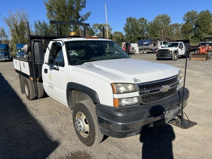 2006-chevrolet-silverado-3500-image-2