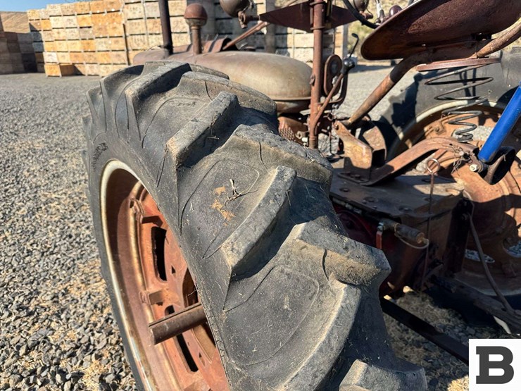 1942-farmall-model-"h"-tractor-image-26