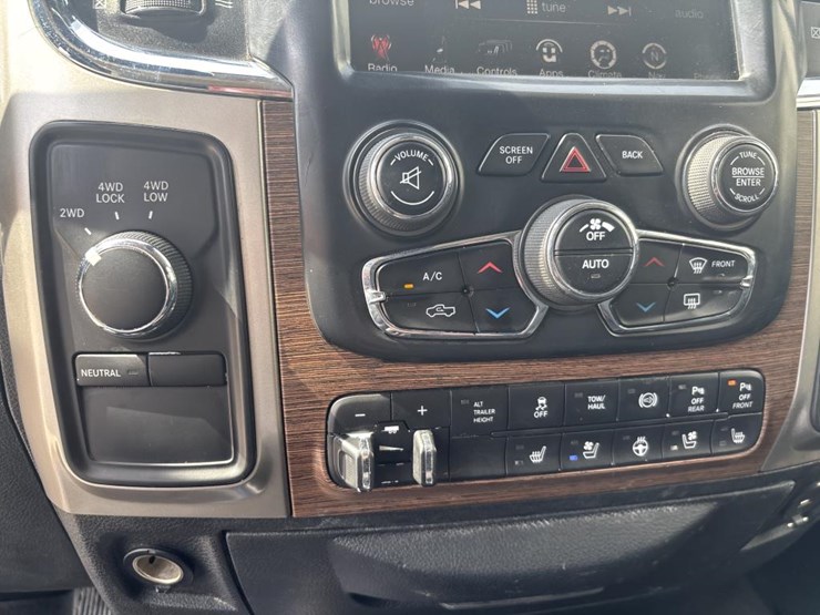 2017-dodge-ram-3500-image-36