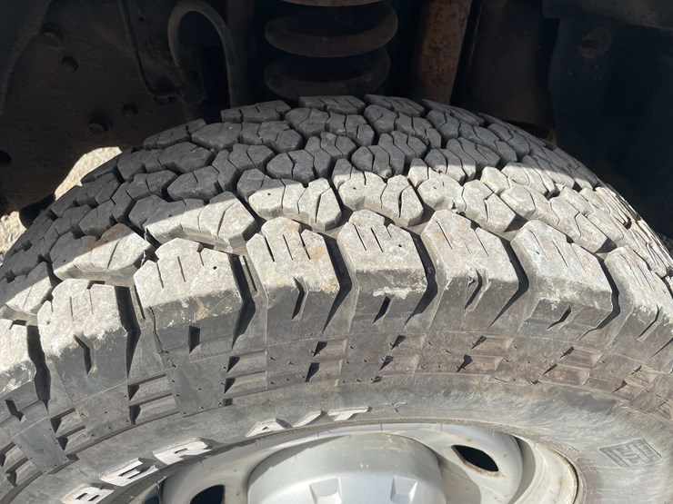 2011-ford-f250-xl-image-13