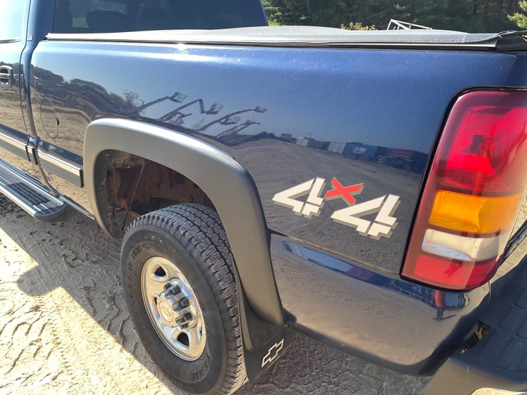 2002-chevrolet-silverado-2500hd-image-25