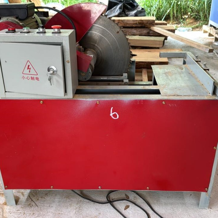 #106 • Trim Saw