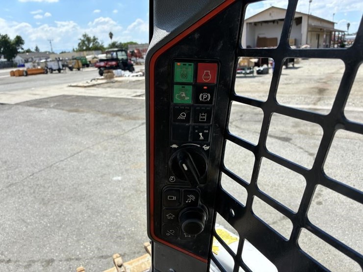 2021-bobcat-s64-image-19