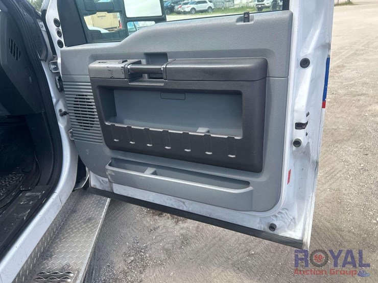 2013-ford-f550-image-35