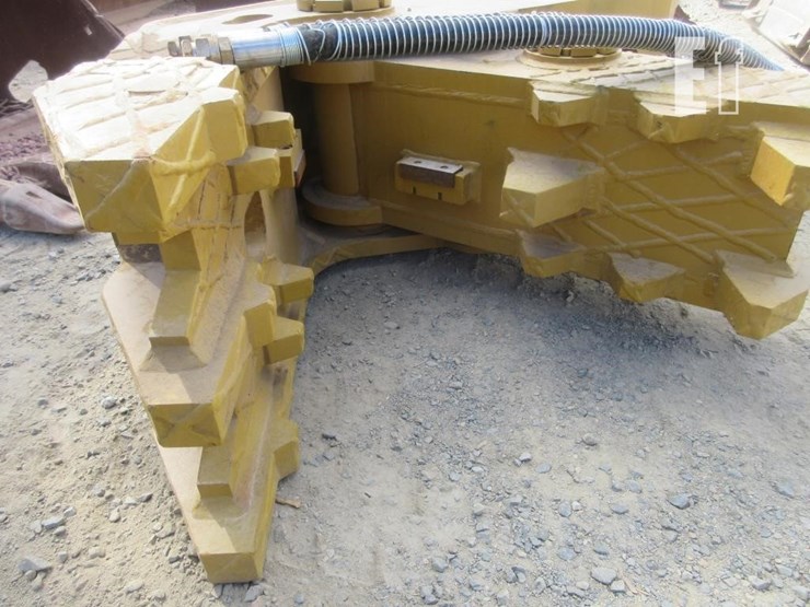 caterpillar-320-image-6