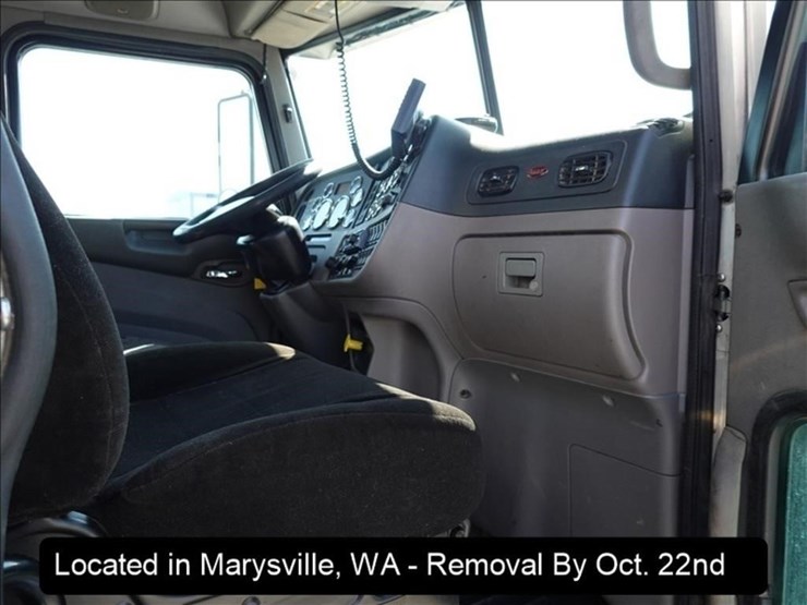 2015-peterbilt-367-image-21