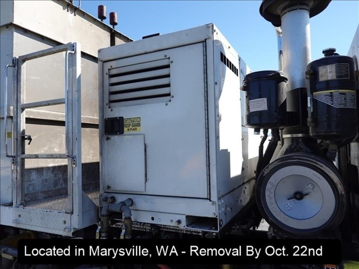 2009-peterbilt-pb320-image-27