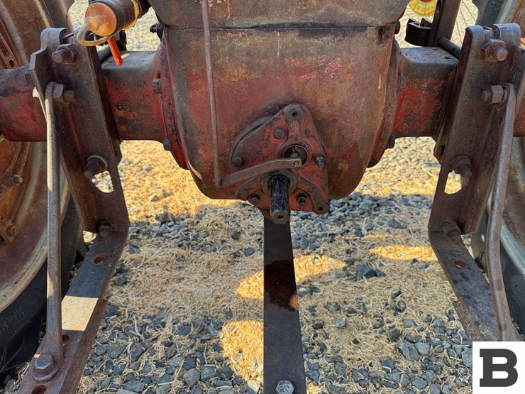 1942-farmall-model-"h"-tractor-image-29