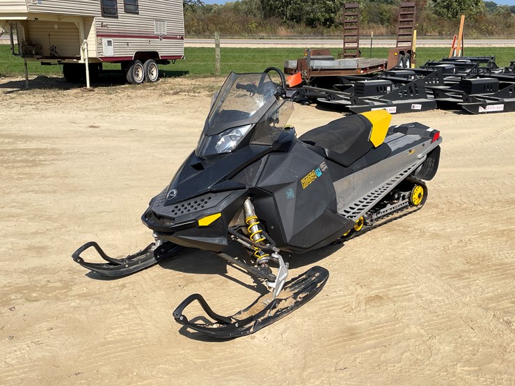 #1895-•-2009-ski-doo-mxz-renegade-600-snowmobile-(sells-with-bill-of-sale-only)-image-1
