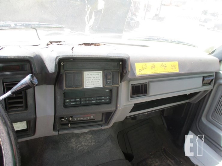 1995-ford-f700-image-8