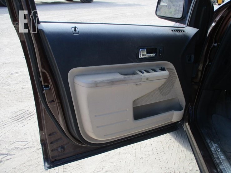 2010-ford-edge-sel-image-13